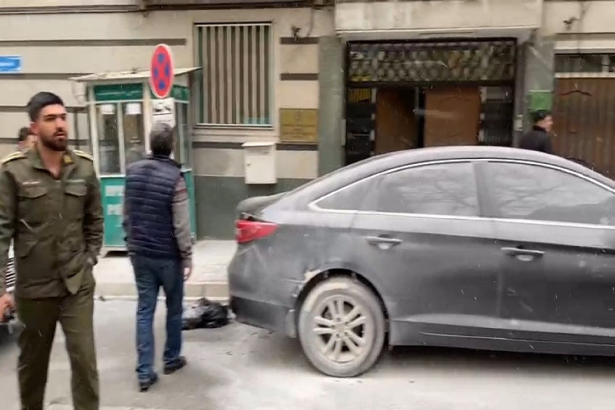 Вооруженное нападение на посольство Азербайджана совершено в Тегеране. Есть погибший