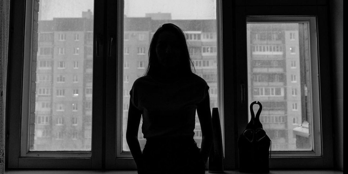 19-летняя девушка спрыгнула с недостроенного здания в Таразе