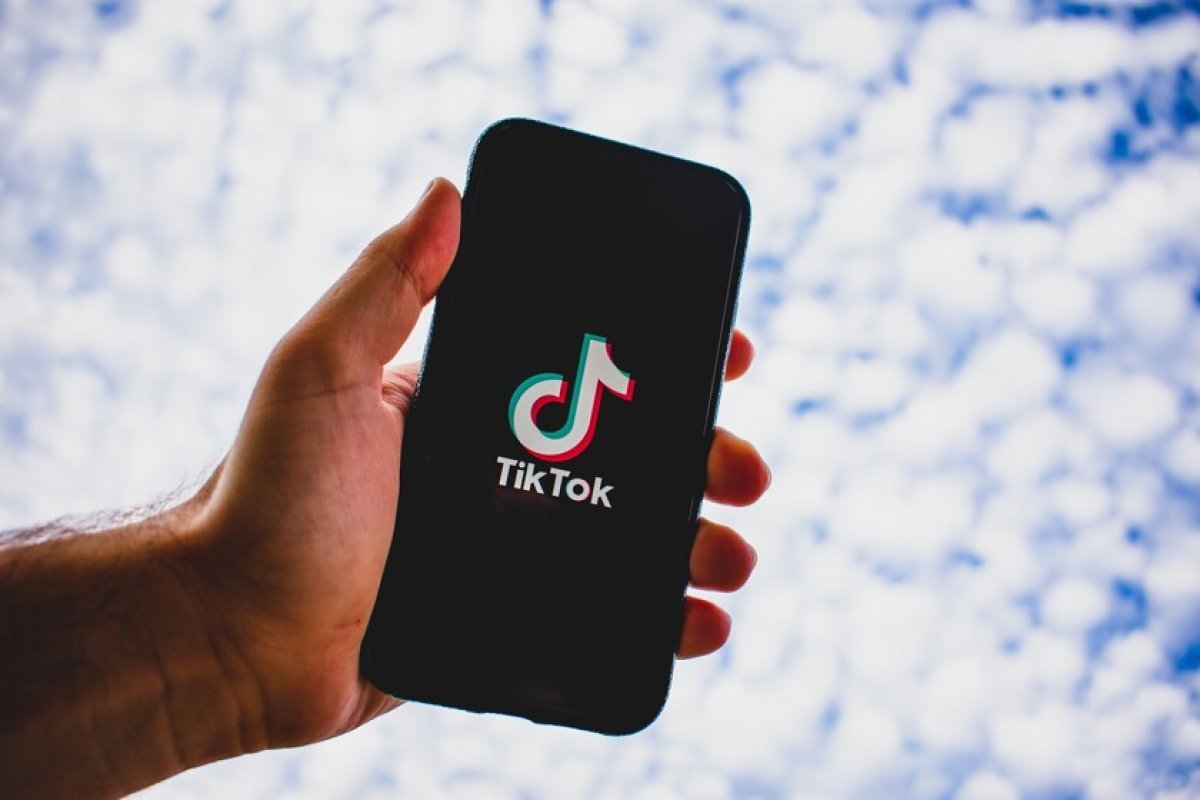"Стыдно такое смотреть": в Кыргызстане требуют запретить TikTok