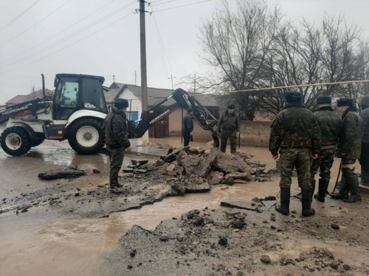 Несколько городов и районов затопило на юге Казахстана