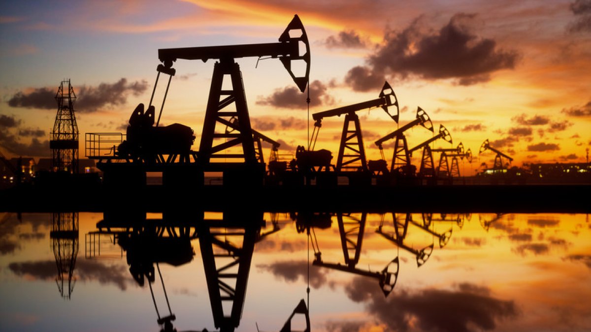 Мировые цены на нефть продолжают падать