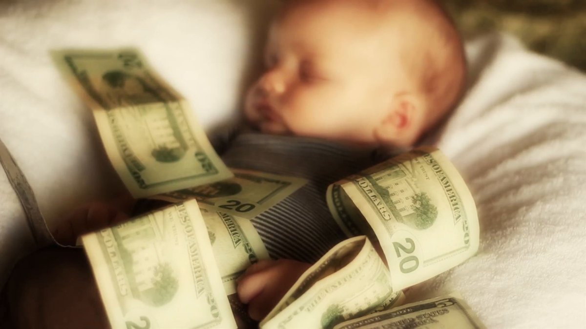 За 2 млн тенге пытались продать новорождённого сына родители в Алматы