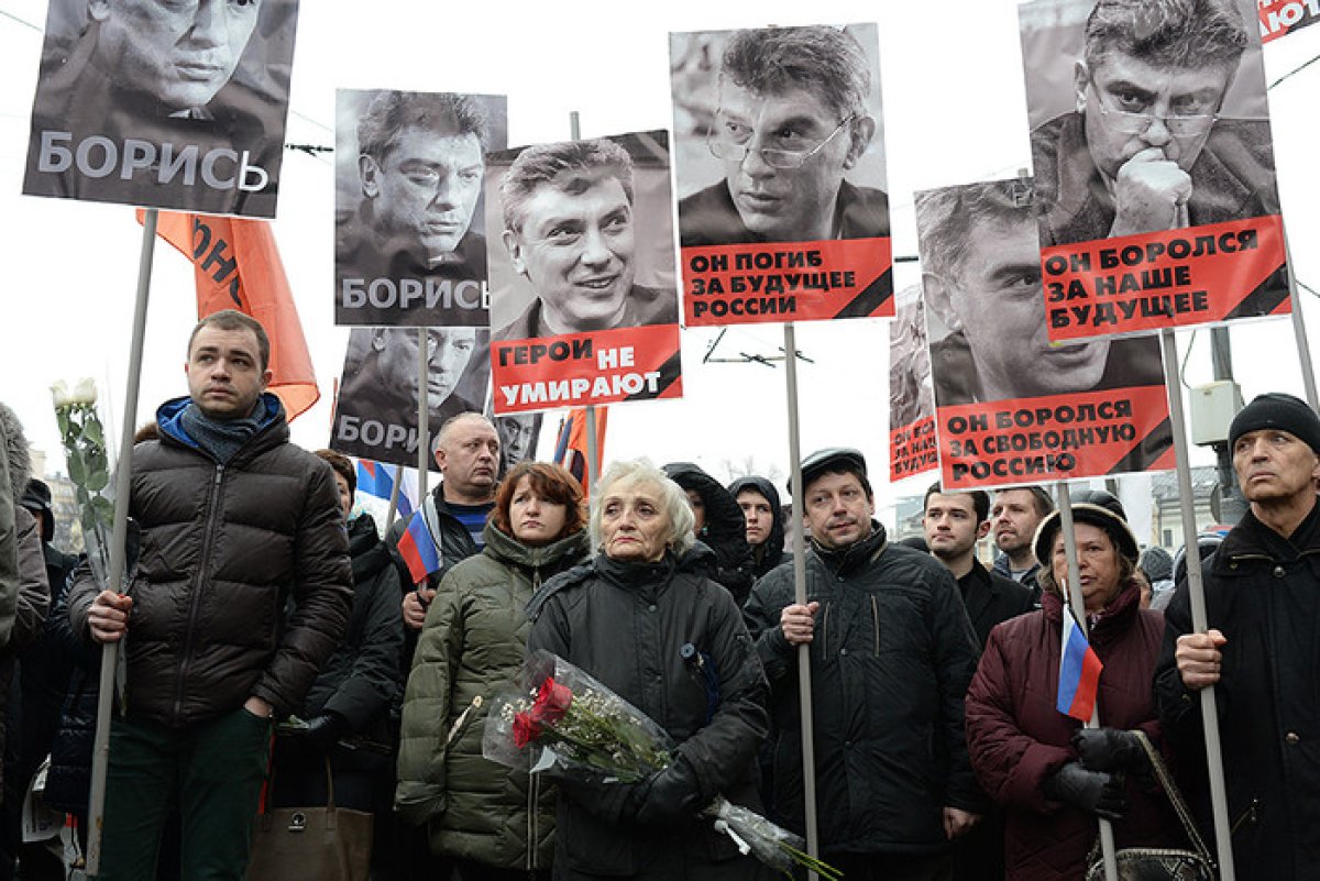 В России проходят акции памяти оппозиционера Немцова, убитого 8 лет назад