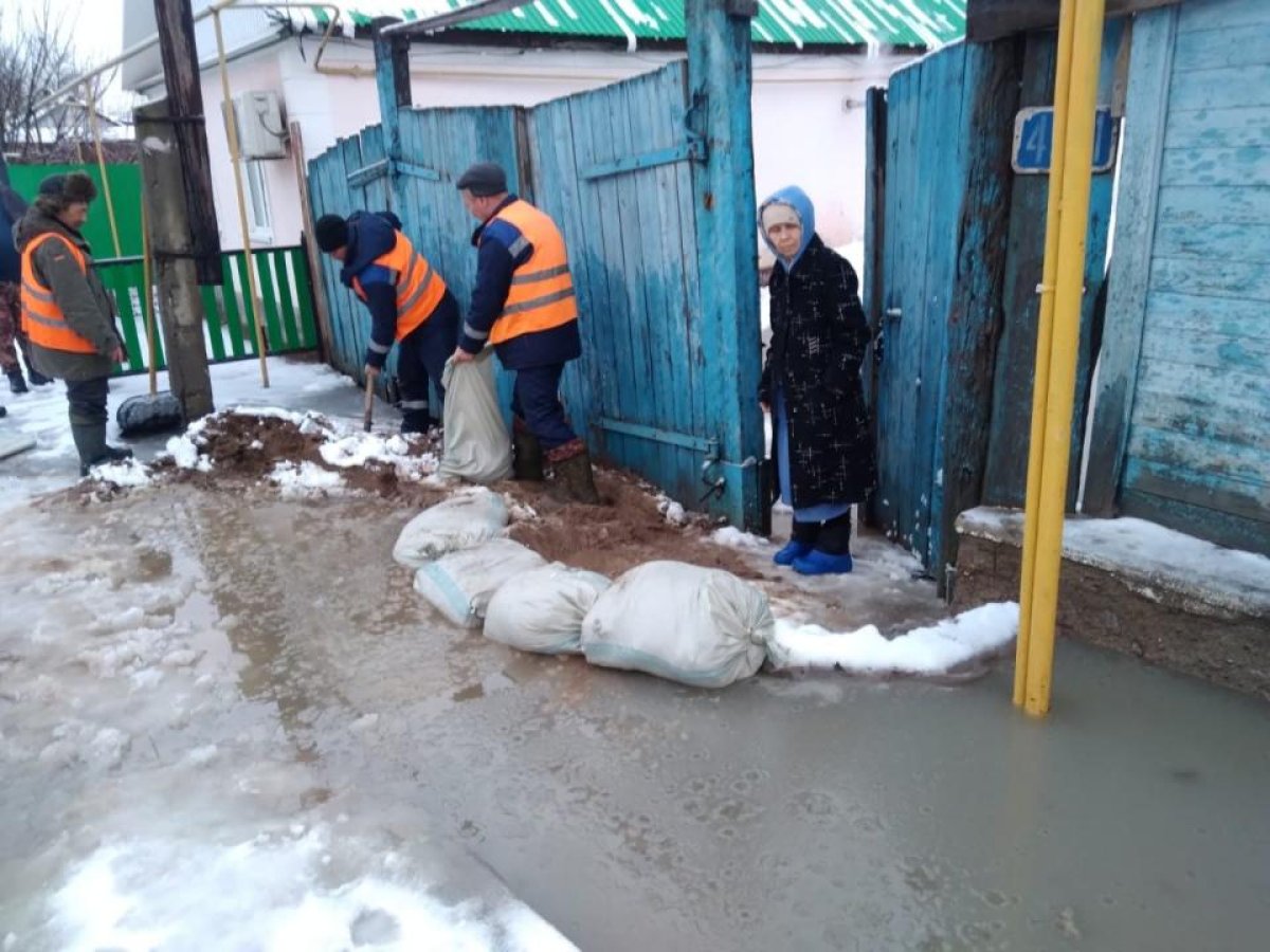 Талые воды затопили улицы и дворы в ЗКО
