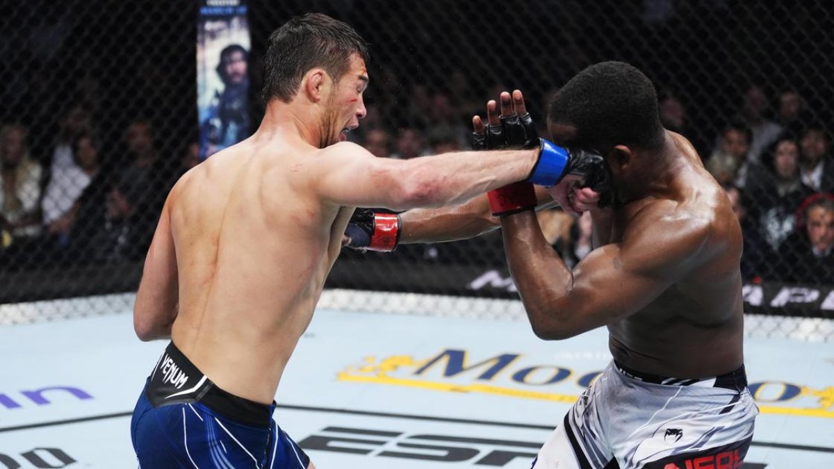Какой гонорар получил Рахмонов за очередную победу в UFC