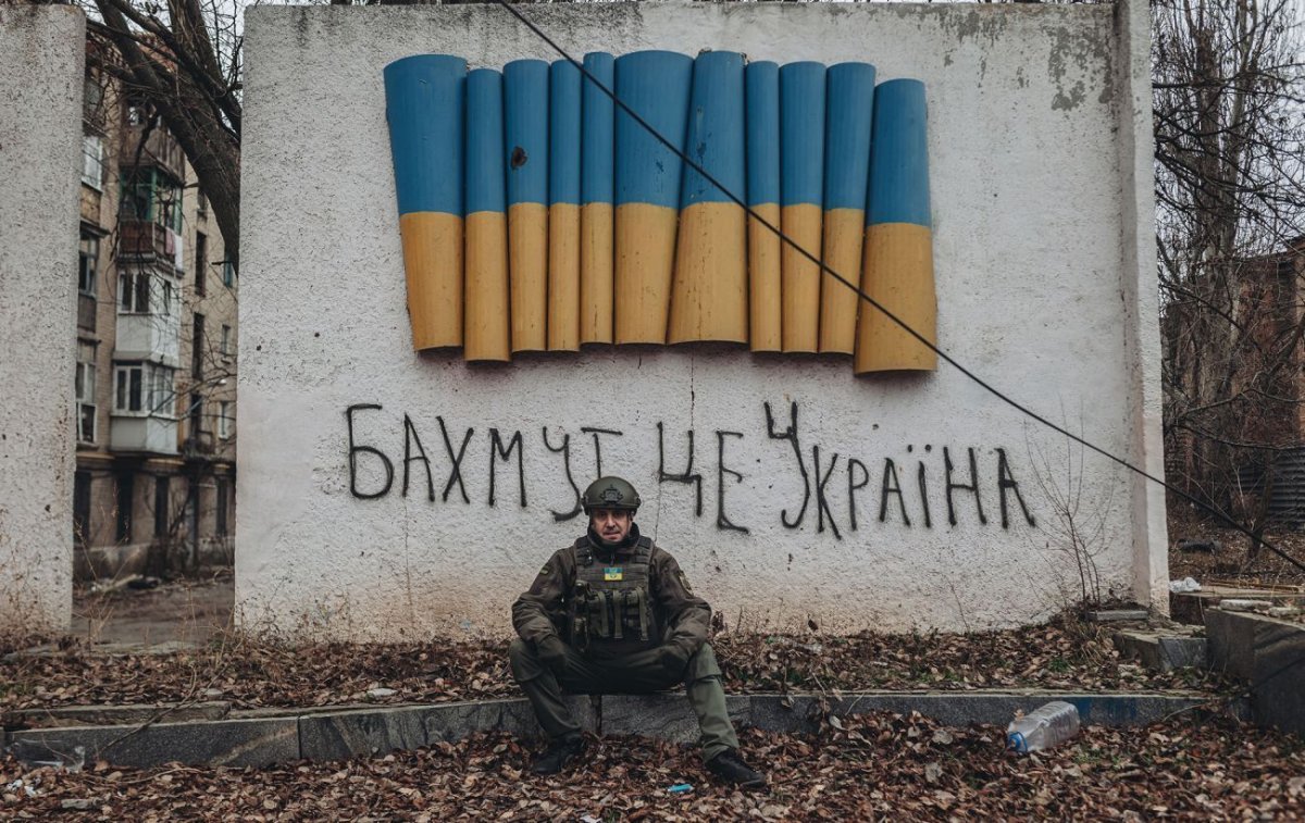 Украинская армия заверяет, что всё ещё держит оборону в Бахмуте