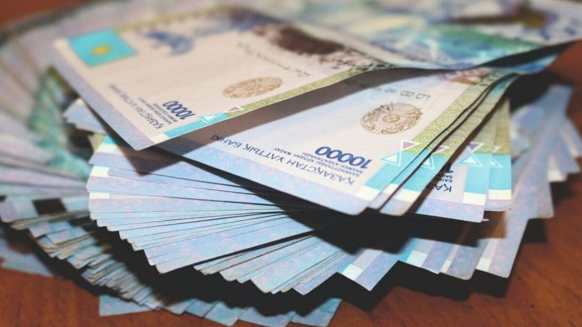 Бухгалтер детской больницы в Талдыкоргане проиграл более 100 млн тенге на азартных играх
