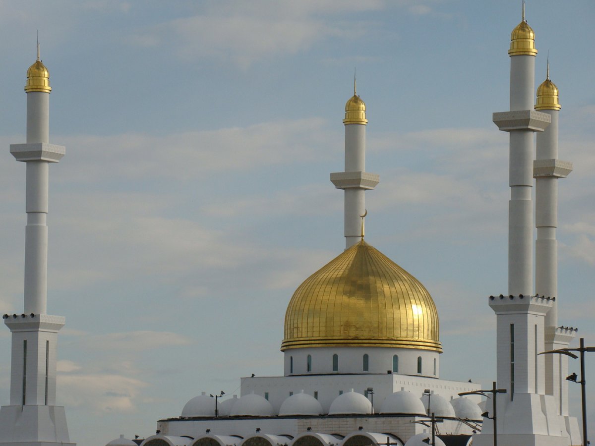 Мужчина нанес имаму 13 ножевых ранений в Астане