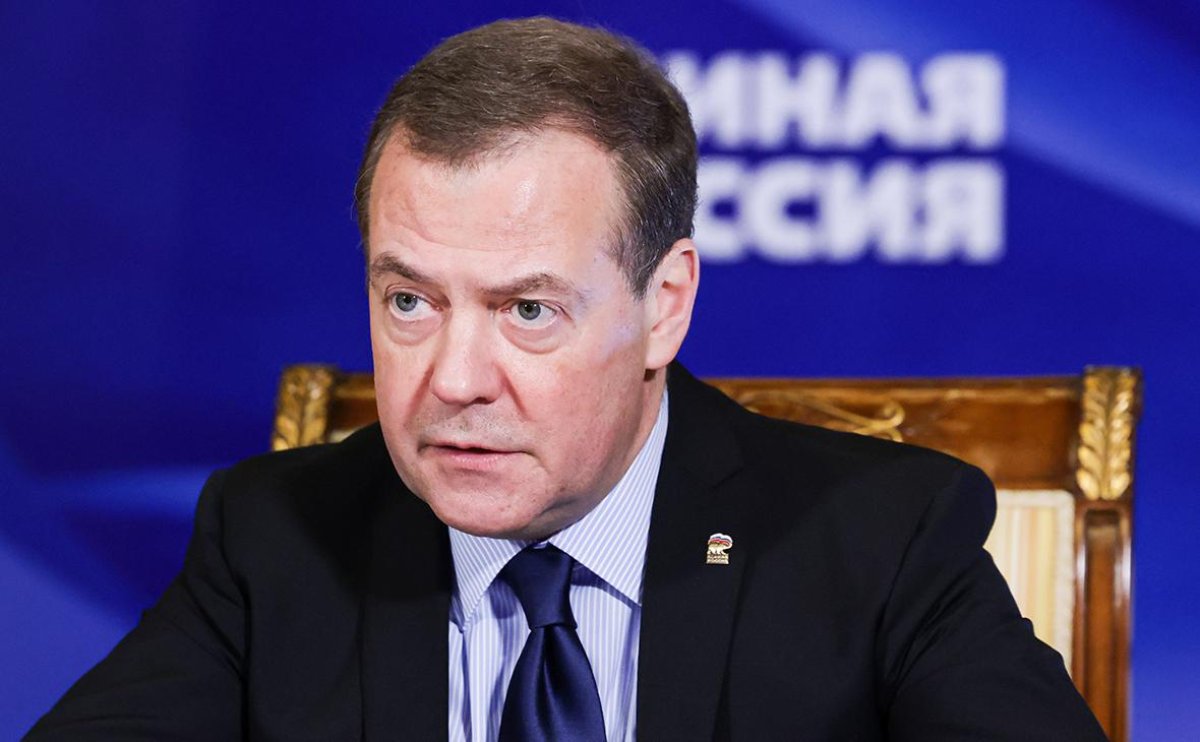 О приближении "ядерного апокалипсиса" заявил Медведев