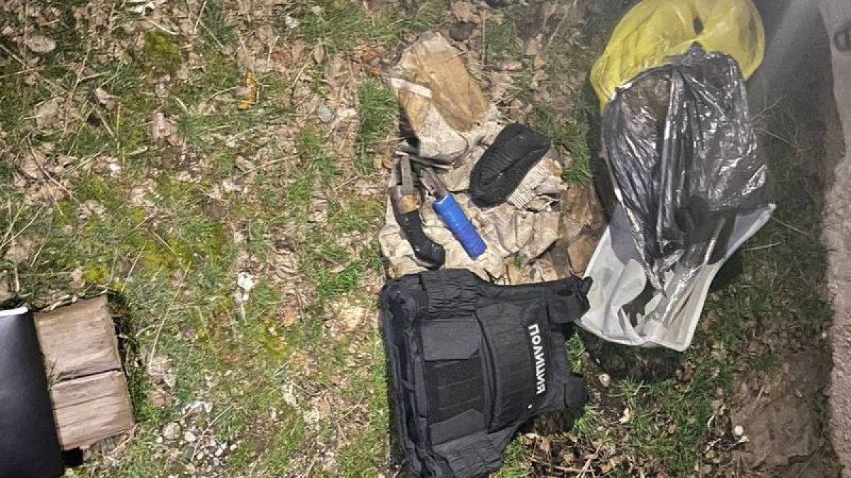 Тайник с оружием нашли на вокзале Тараза