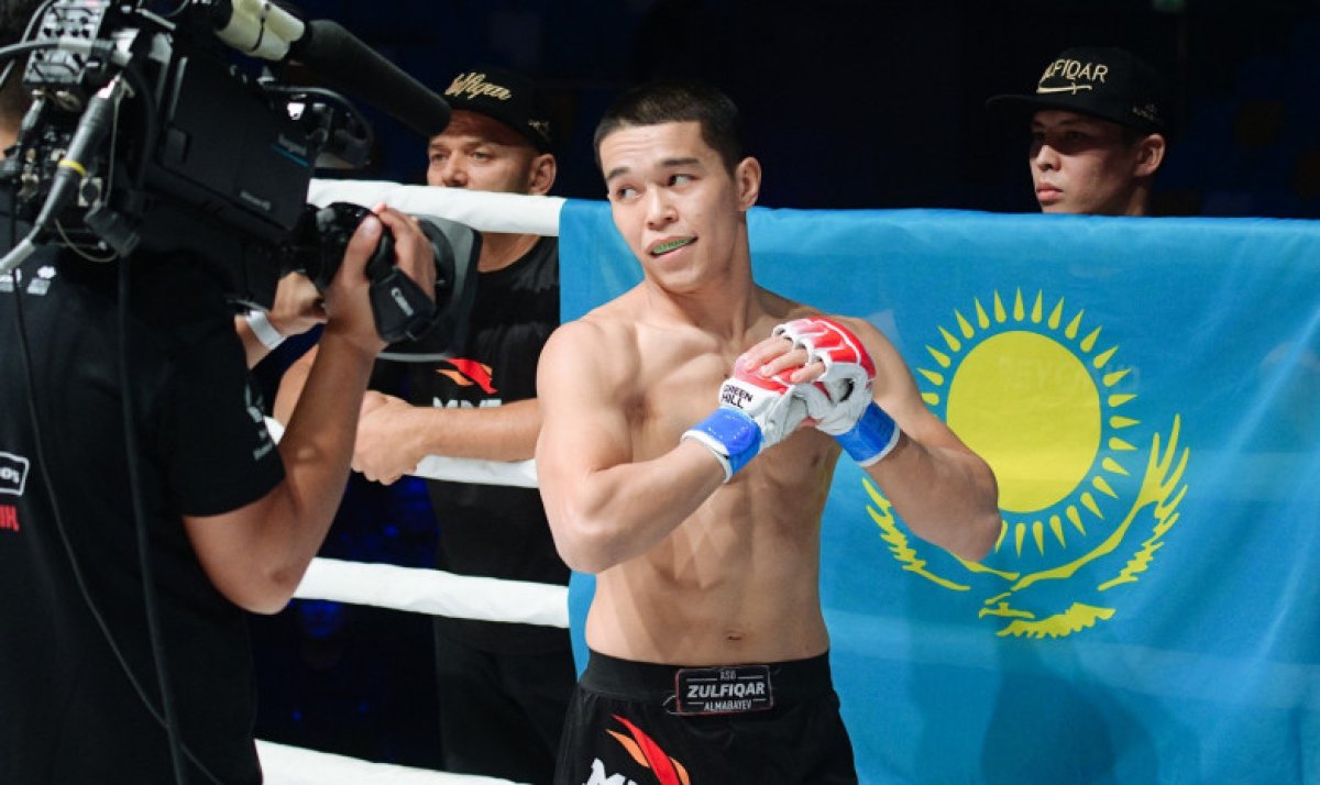 Еще один казахстанский боец подписал контракт с UFC