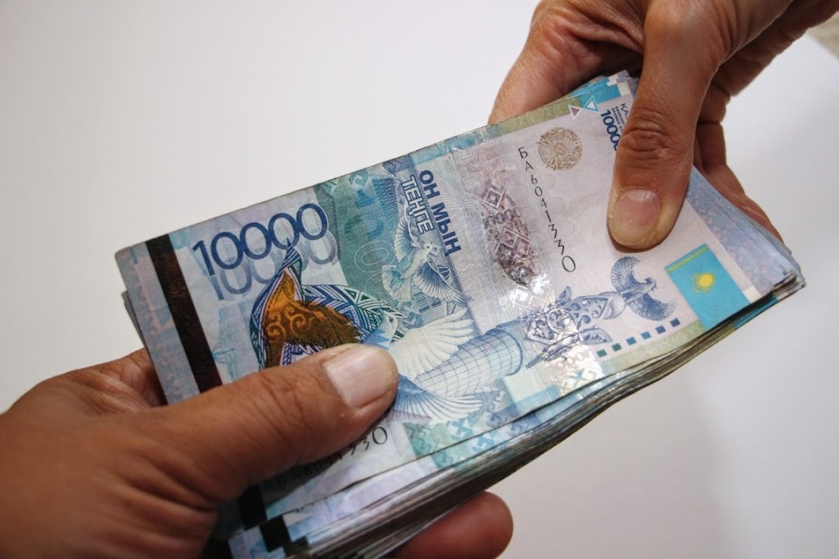 Фальшивые купюры номиналом 10 000 тенге продавали в Алматы