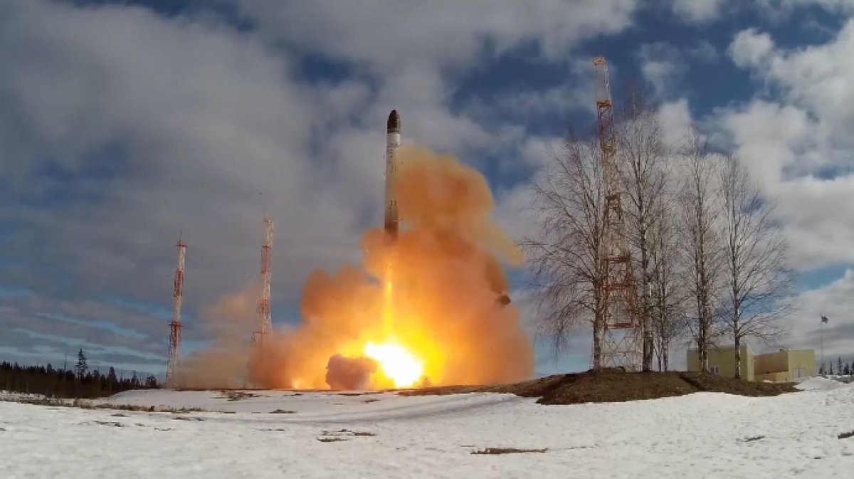 Россия испытала баллистическую ракету - её боевая часть поразила цель в Казахстане