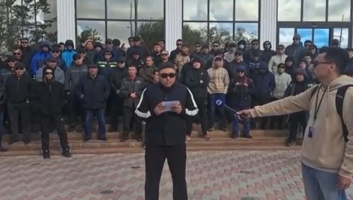 Бастовавшие в Астане нефтяники будут стоять у офиса "Озенмунайгаза" до конкретного решения