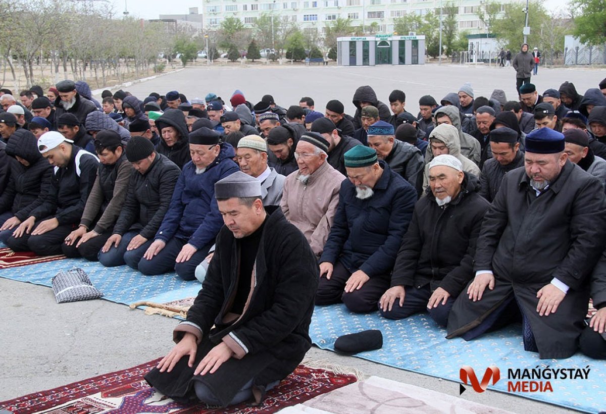 Жители Актау призывали дождь молитвой