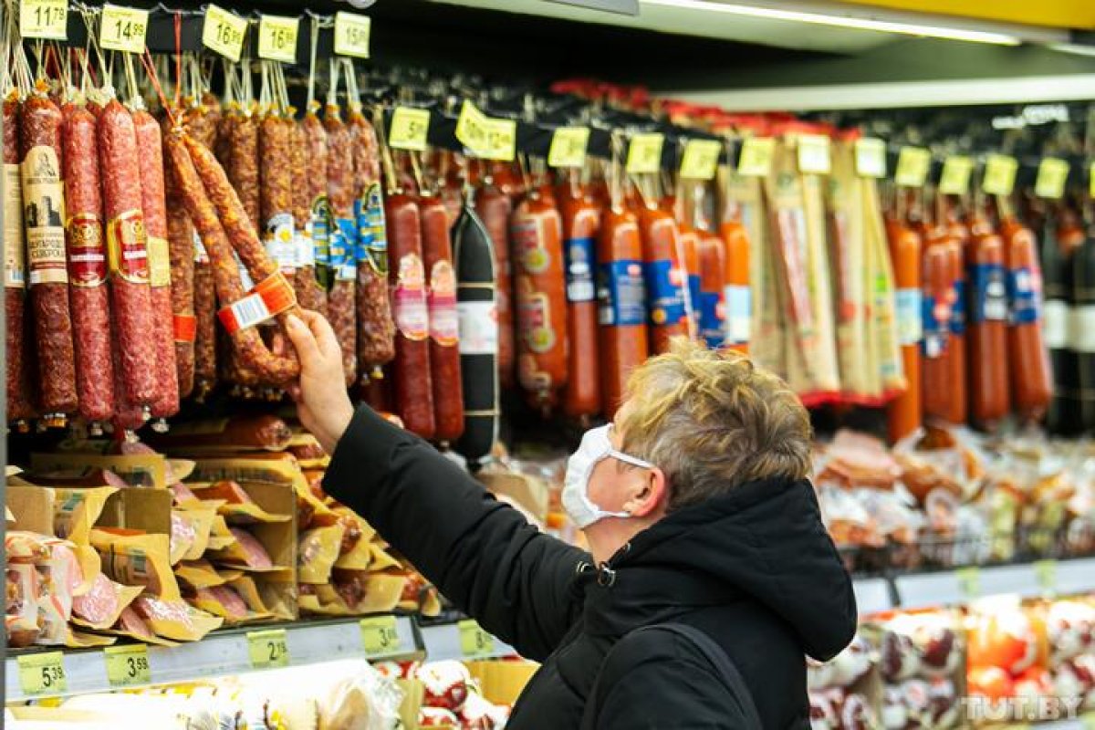 Снова в списке антилидеров: большая часть доходов казахстанцев уходит на еду