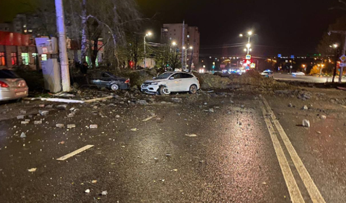 Российский военный самолет уронил авиабомбу на Белгород