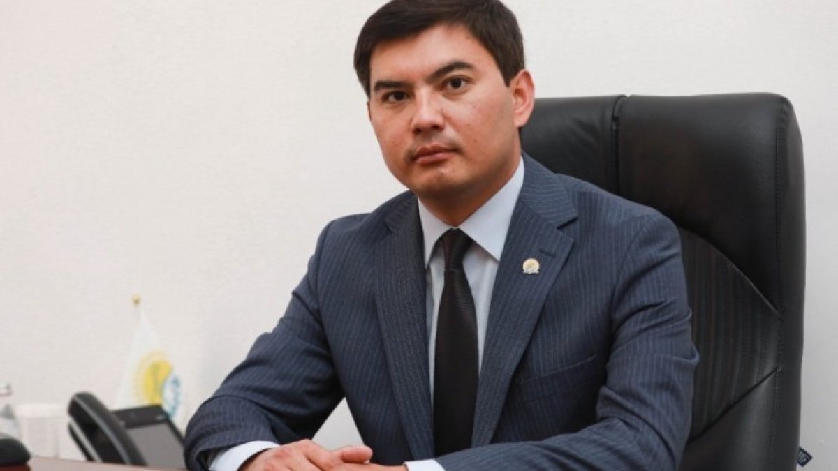 Аким Атырау рассказал, какая у него зарплата