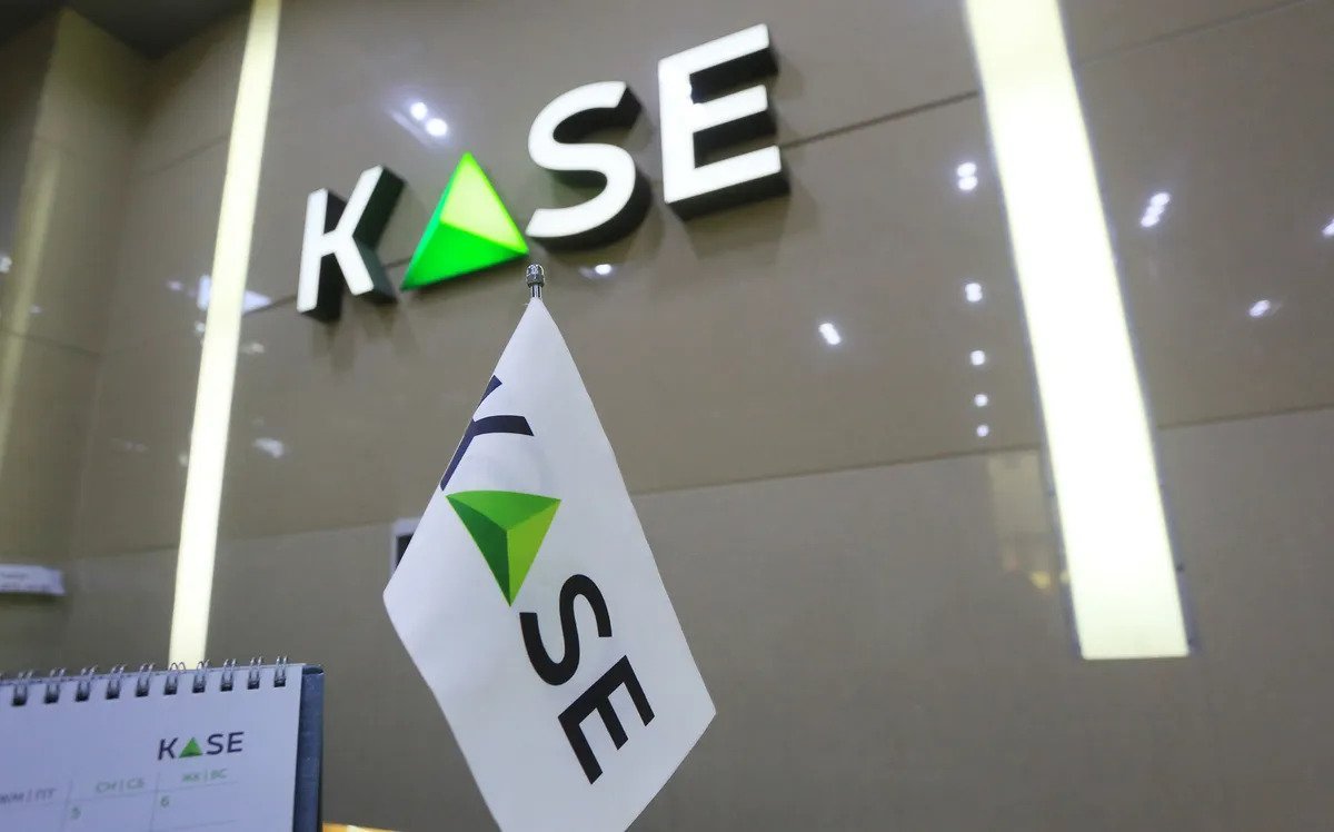 KASE предупреждает о необходимости разделить счета россиян и белорусов