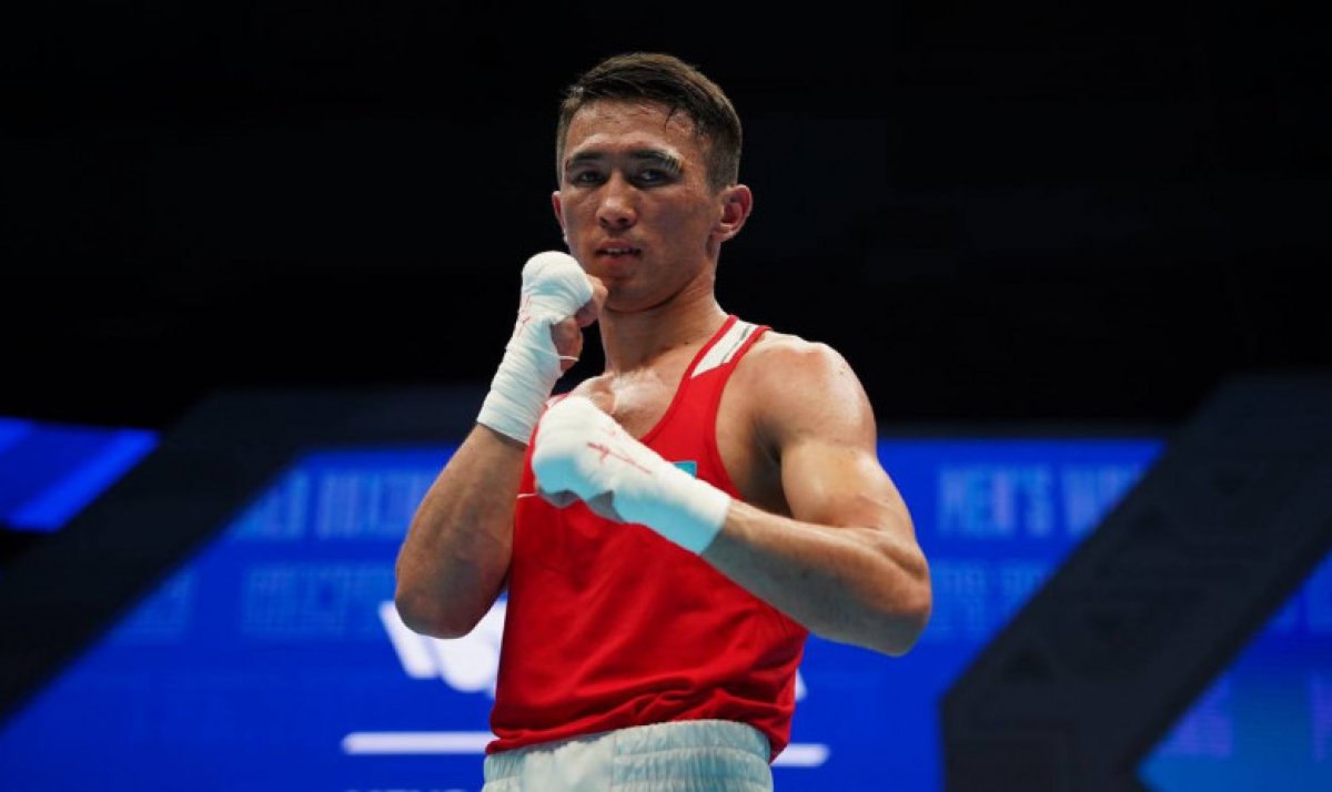 Еще один казахстанский боксер стал чемпионом мира
