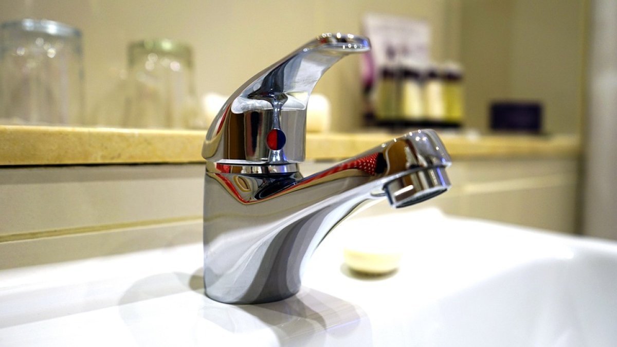 В нескольких микрорайонах Алматы отключат воду