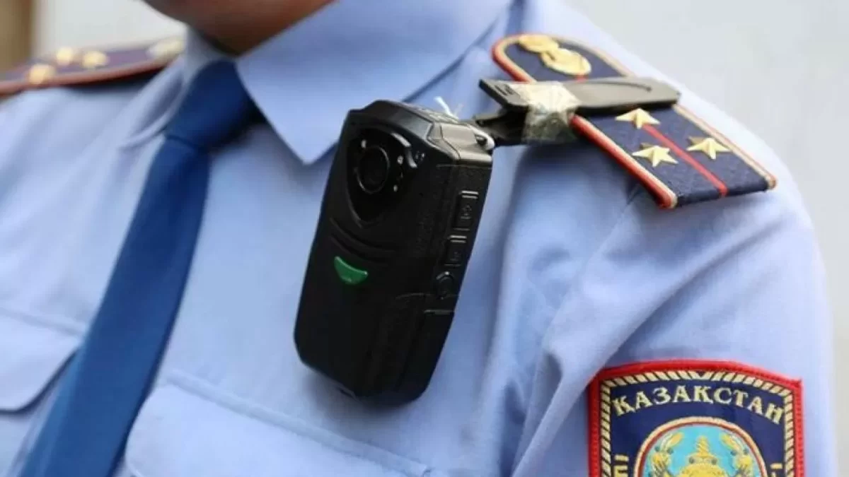 В Астане задержан полицейский, который получал награду от Тургумбаева