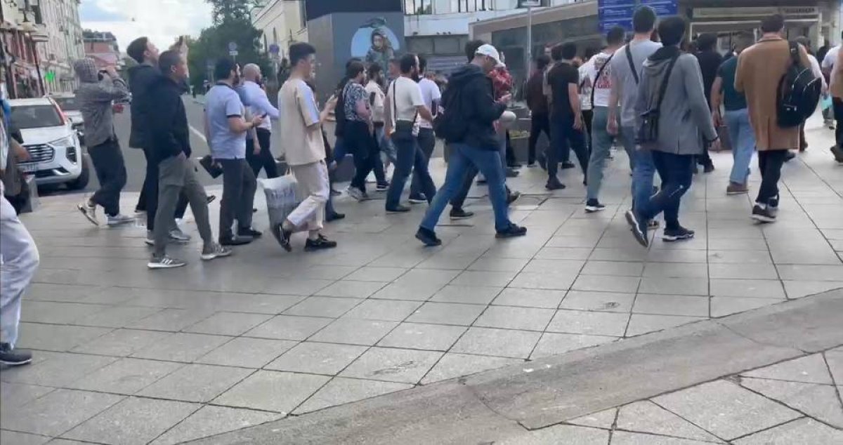 Кричат "Аллаху Акбар": мусульмане устроили митинг в Москве