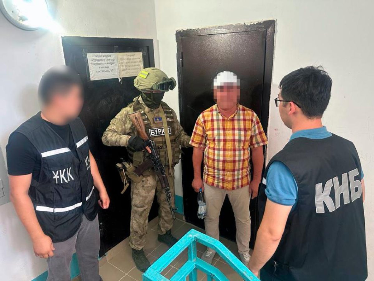 Абитуриентам помогали сдать ЕНТ удаленно: КНБ задержал подозреваемых