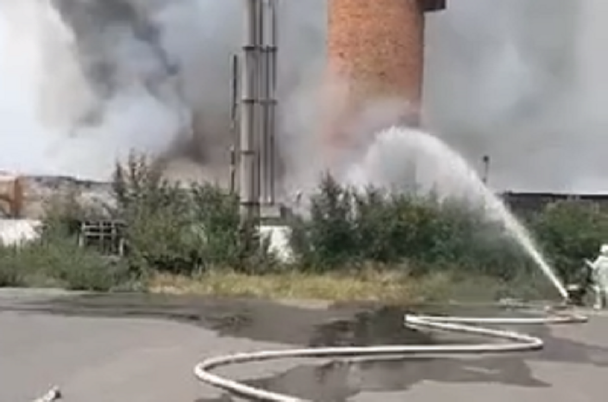 Пожар произошел на заправке в Экибастузе
