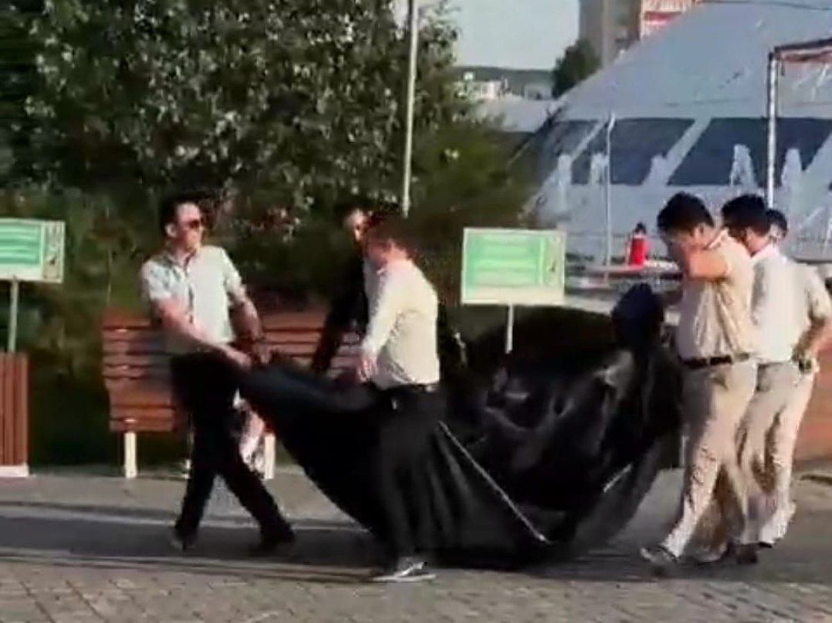 С площади первого президента в Уральске выгнали торговцев