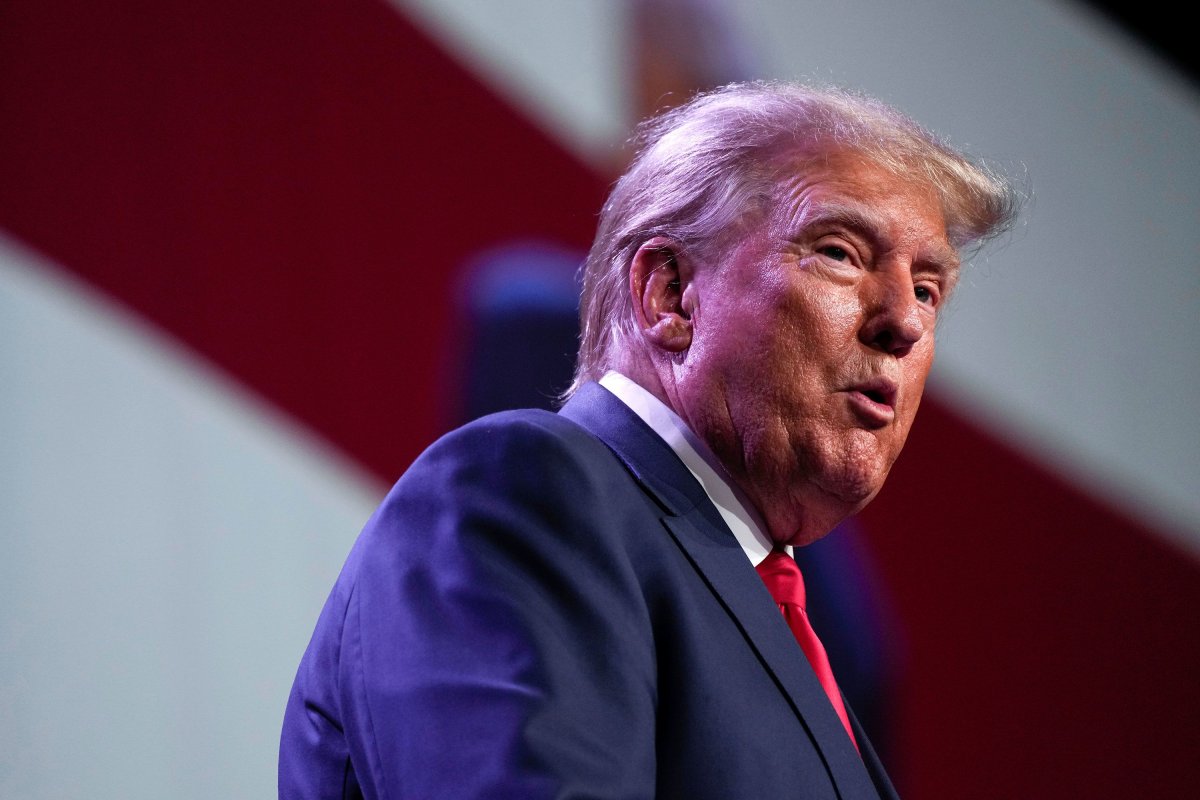Трамп заявил, что ему грозит 561 год тюрьмы