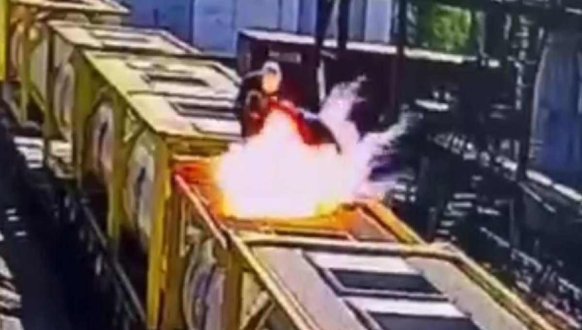 В Таразе двое рабочих пострадали от фосфорных выбросов на заводе