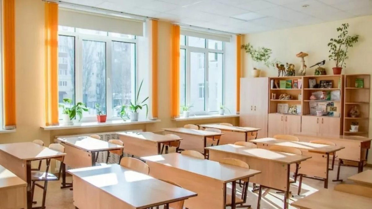В одном регионе Казахстане не хватает около 100 педагогов