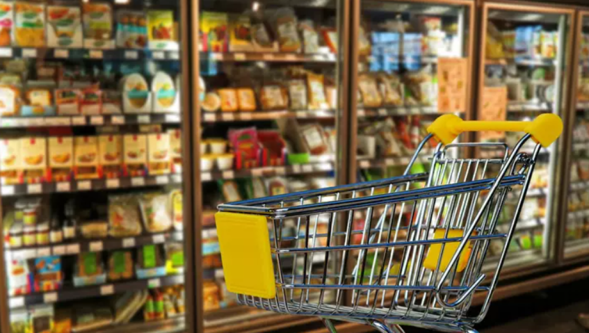 Продукты хранят на полу: казахстанцев возмутило видео из Magnum в Караганде