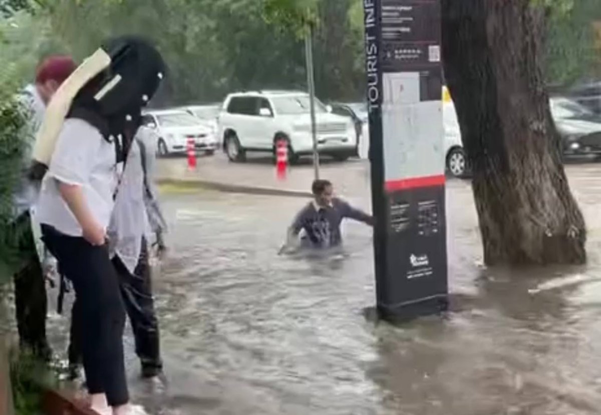 "Это апокалипсис": в Алматы выпала месячная норма осадков