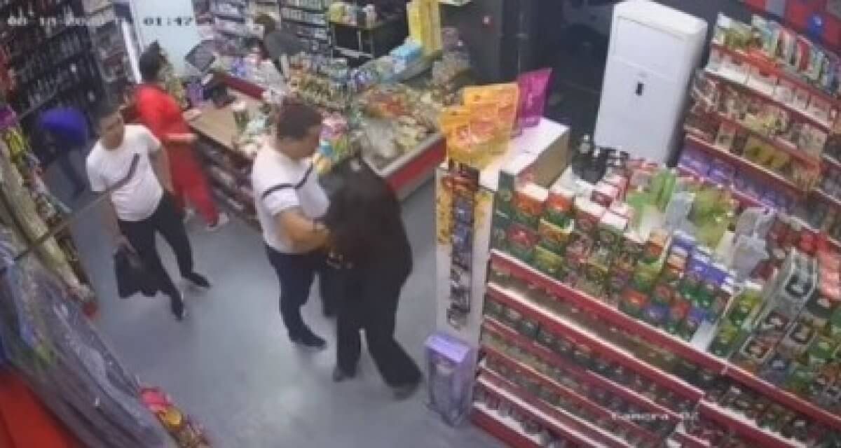 Пять суток ареста дали мужчине, схватившему девушку за грудь в магазине в Алматы