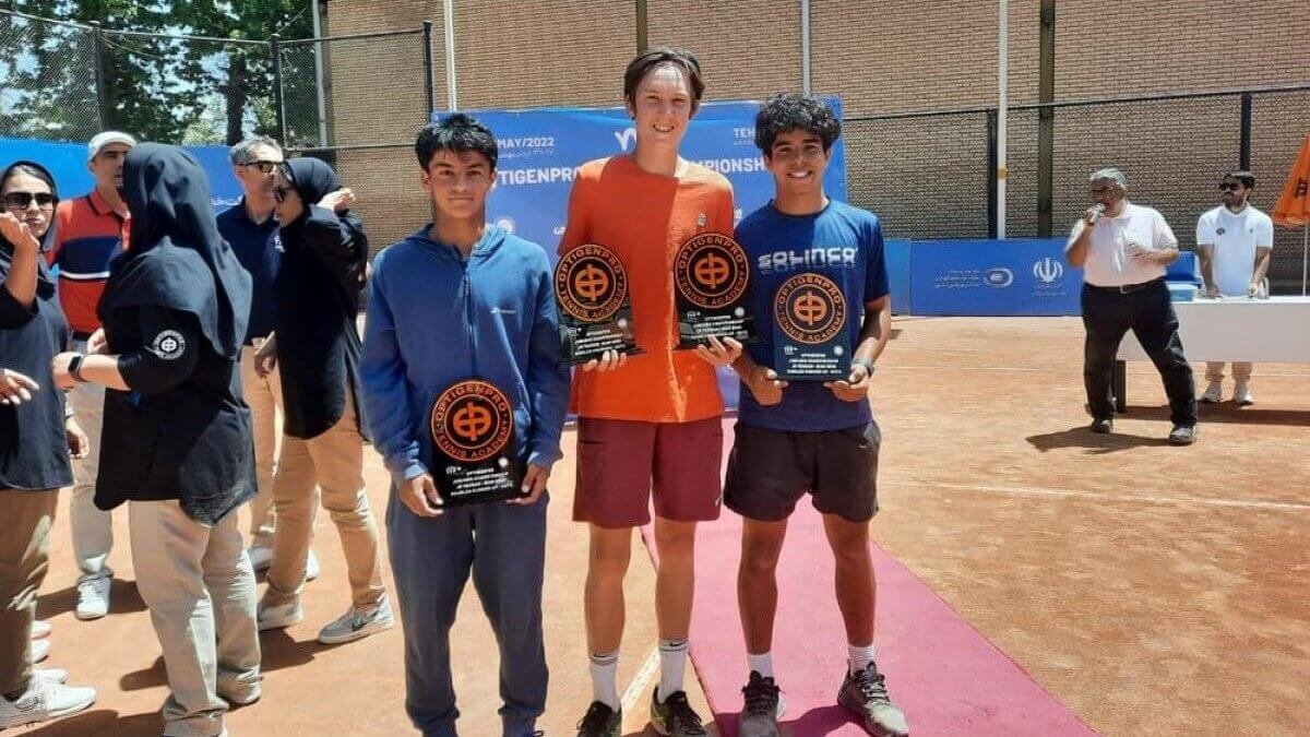 Юный казахстанский теннисист поднялся на 86 мест в рейтинге ITF