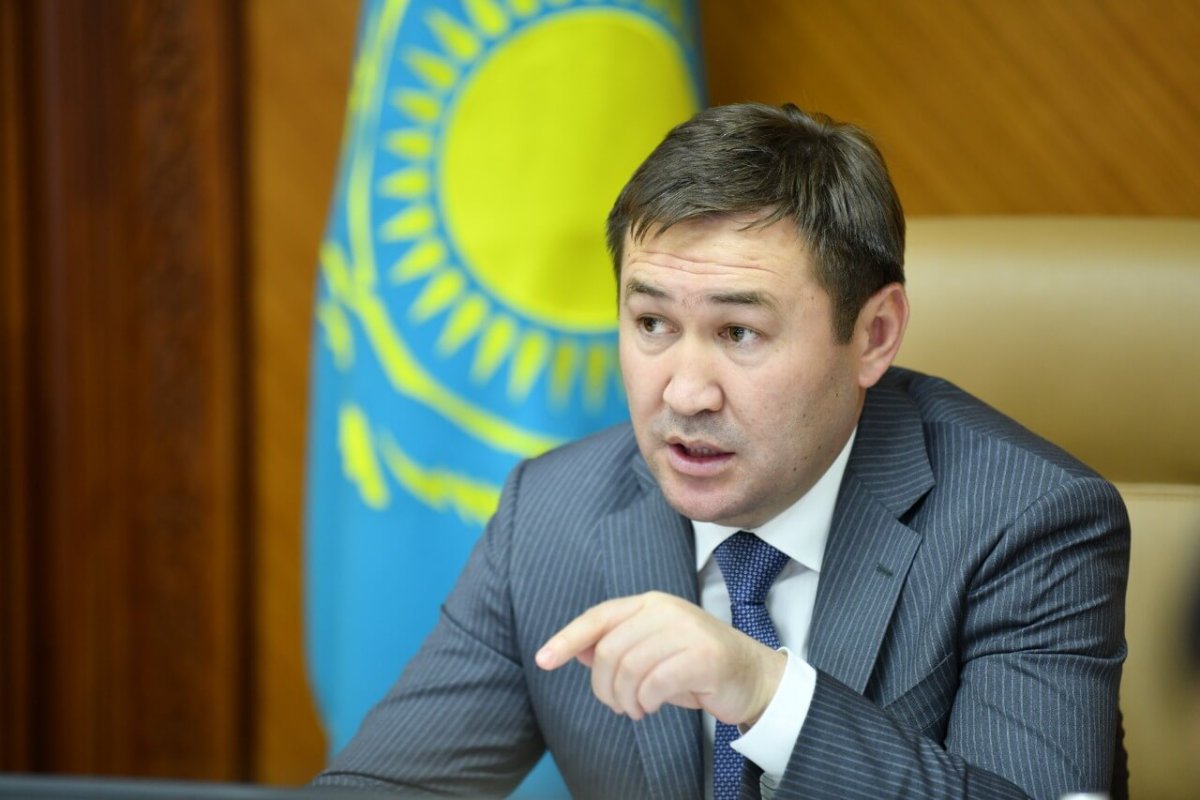 Президент освободил Айтенова с поста акима Шымкента