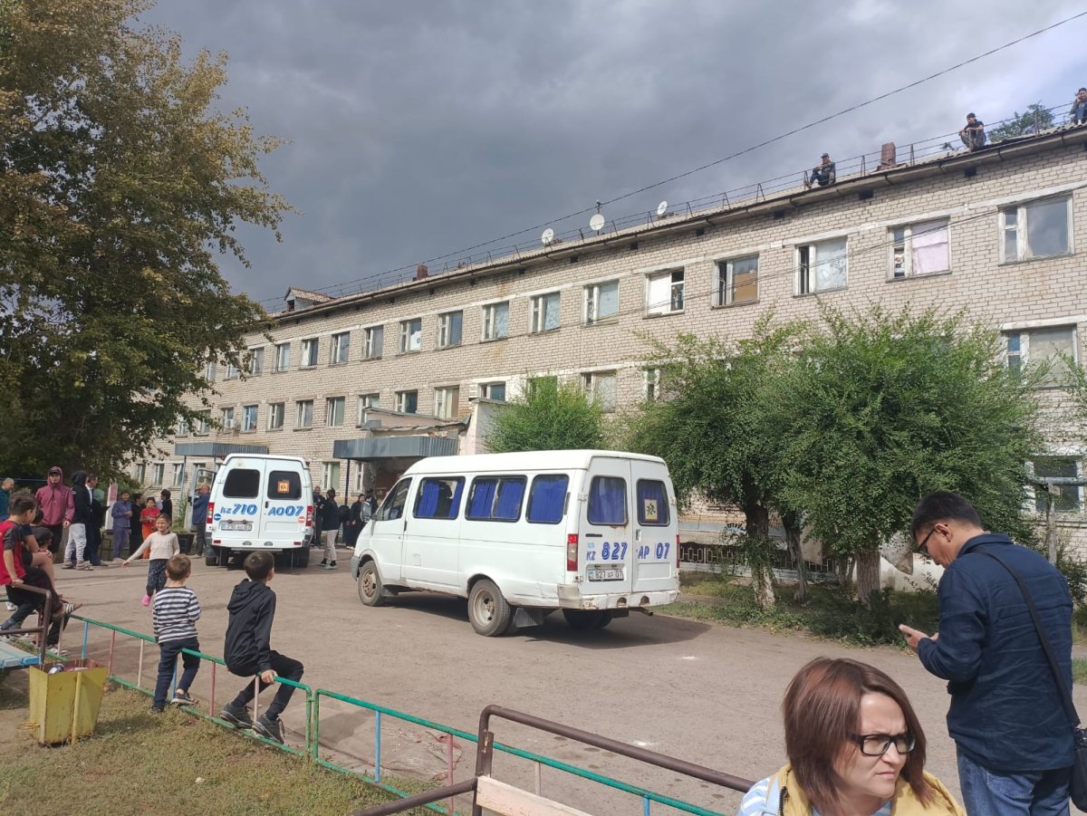 Пригрозили самосожжением: почему в Уральске бывшие детдомовцы отказались покинуть казённое общежитие
