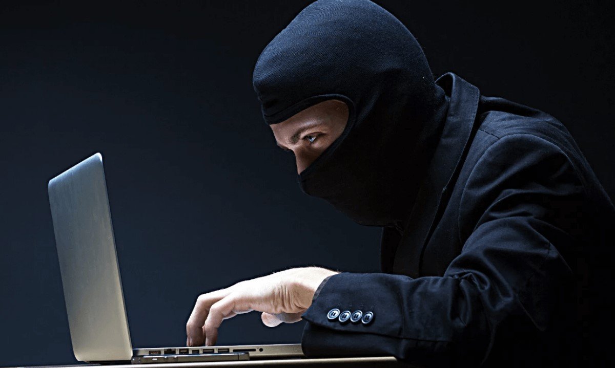 Таксист не дал пенсионерке потерять 3 млн тенге