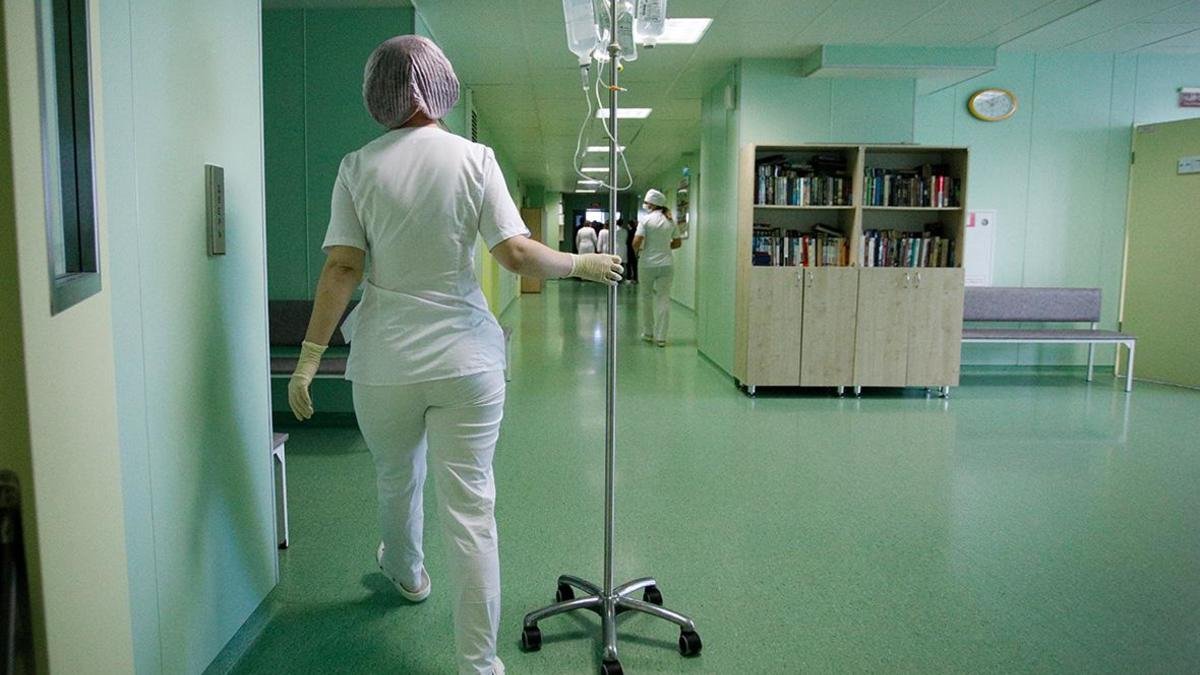 Смаилов раскритиковал очереди и нехватку лекарств в поликлиниках Казахстана