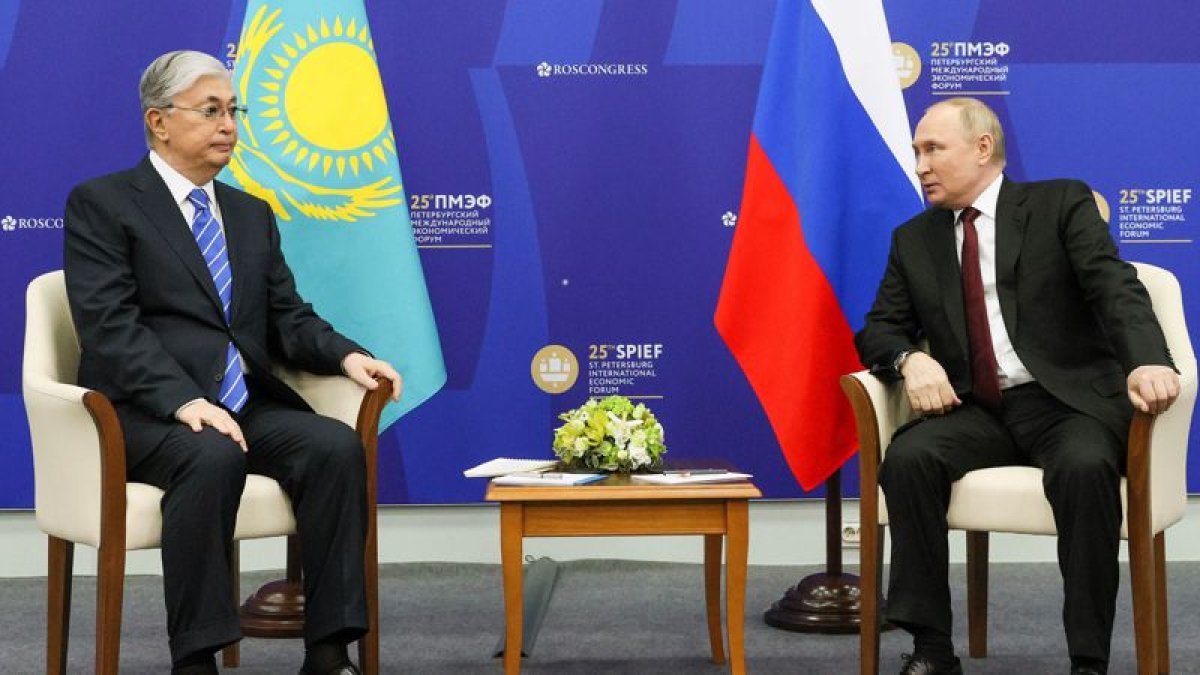 Токаев поздравил Путина с днем рождения и пожелал ему долголетия