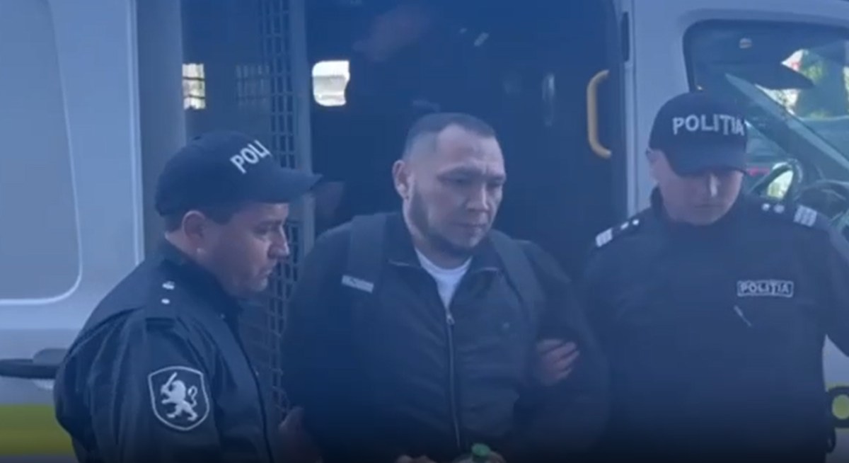 Подозреваемого главу финпирамиды экстрадировали из Украины в Казахстан