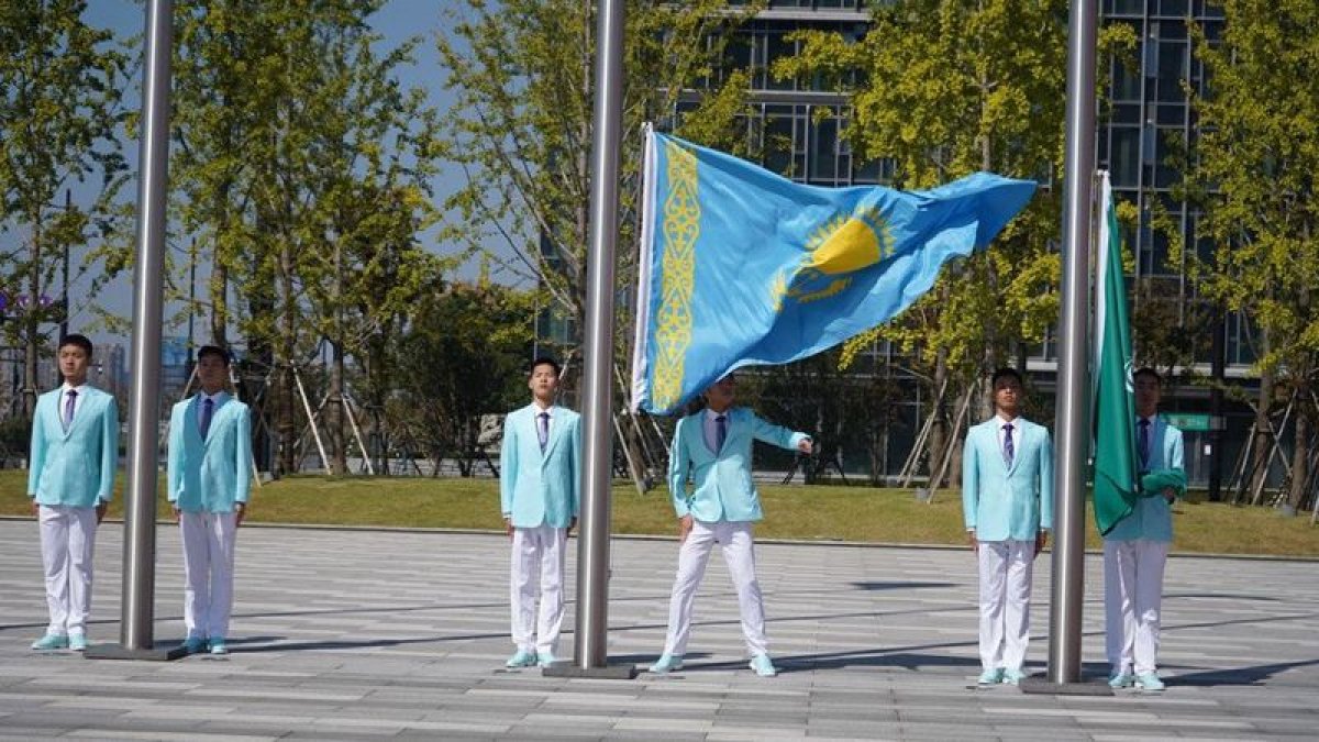 Паралимпийцы подняли флаг Казахстана в Китае