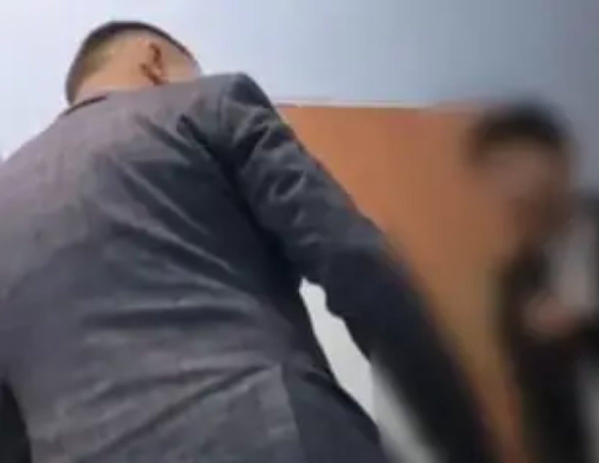 «Школьные понятия»: видео как педагог «учит» подростка жизни потрясло Казнет