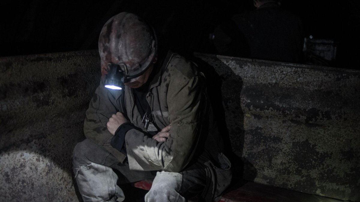 Это был взрыв: в Караганде официальные лица рассказали о причине гибели 33 шахтёров