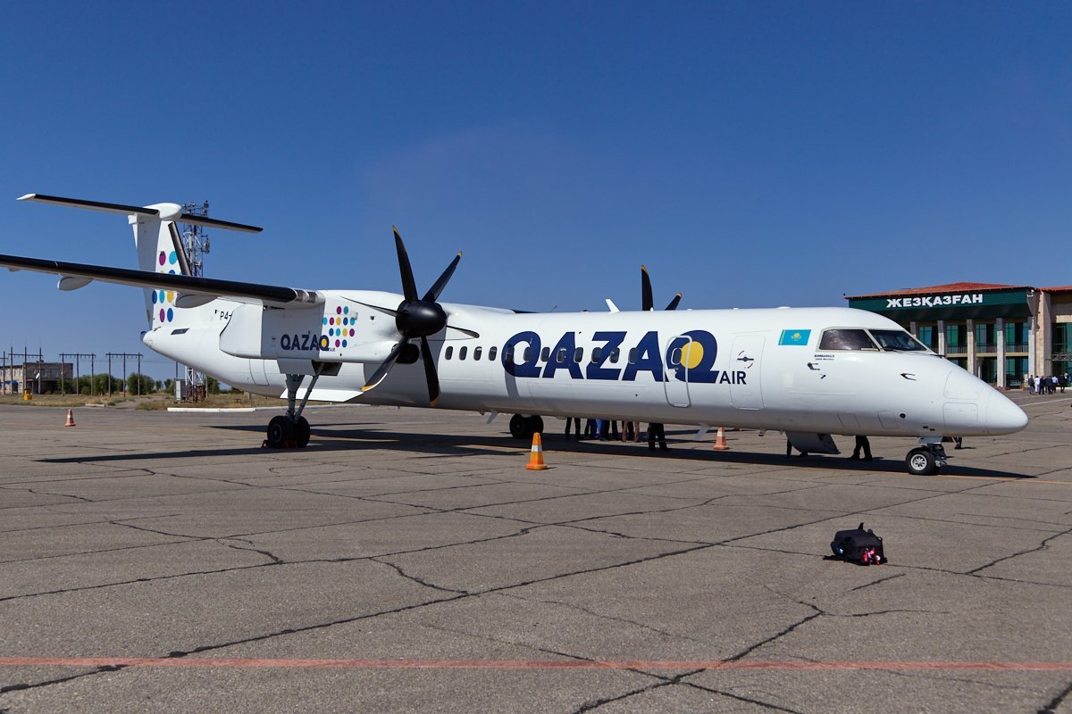 Видео с изолентой на иллюминаторе прокомментировали в Qazaq Air