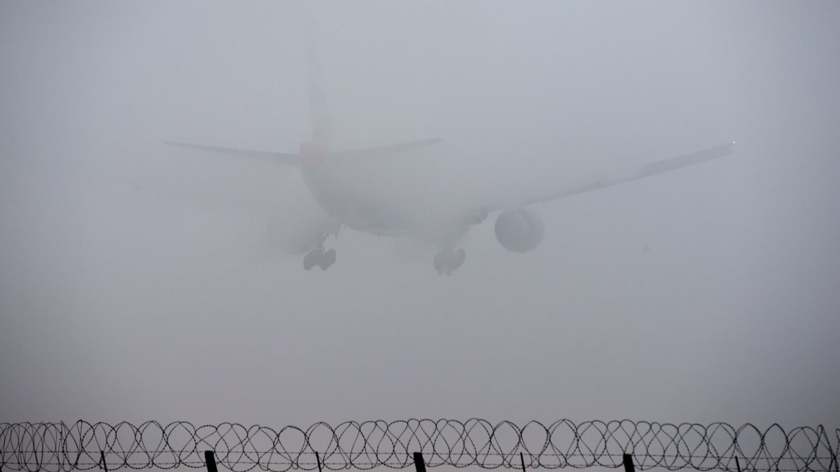 Рейс Air Astana произвел вынужденную посадку