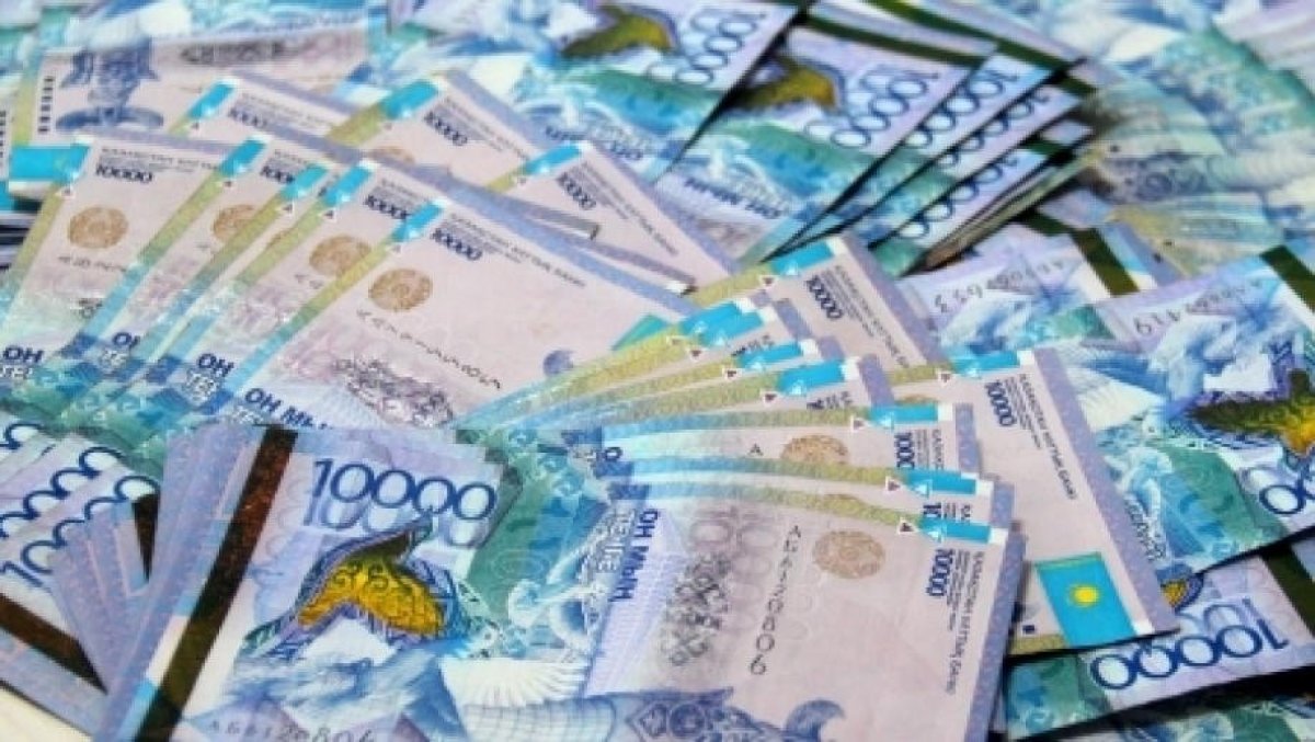 В Уральске уничтожили сигареты почти на миллиард тенге