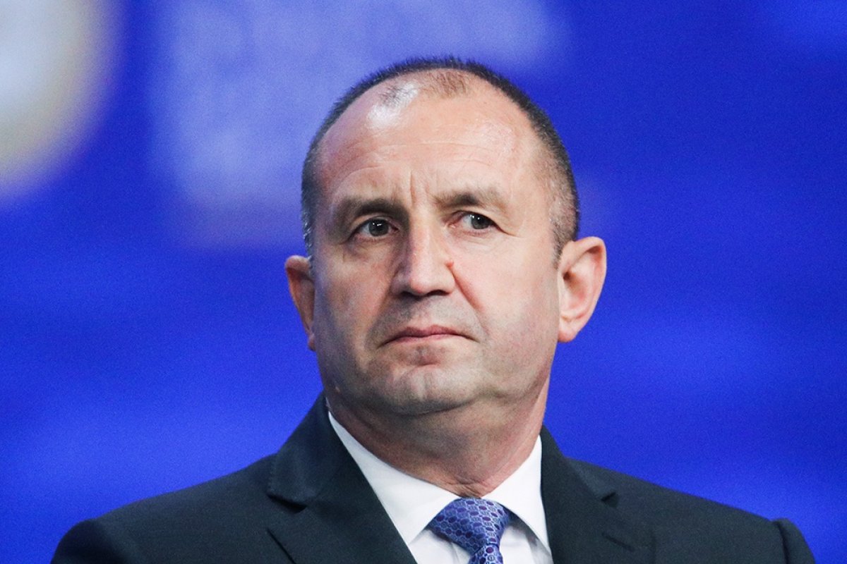 Президент Болгарии наложил вето на поставку бронетехники в Украину
